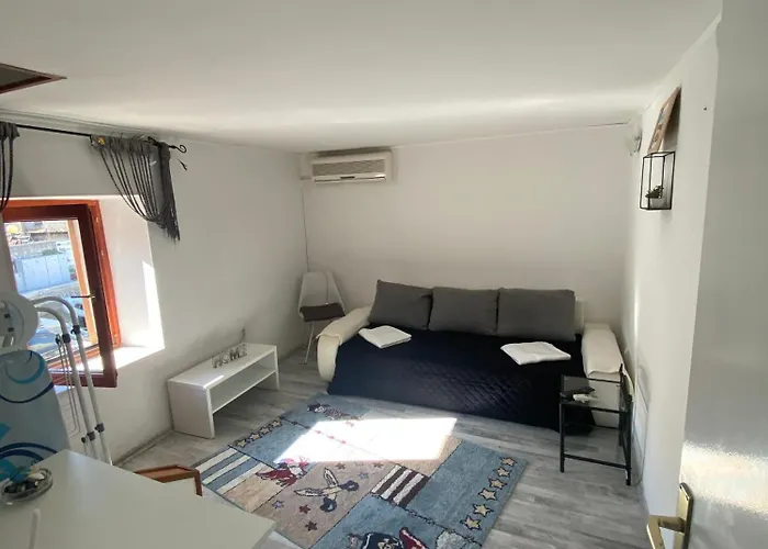 Cesarica * Kaštela