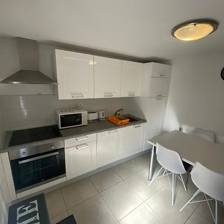 Cesarica Каштела